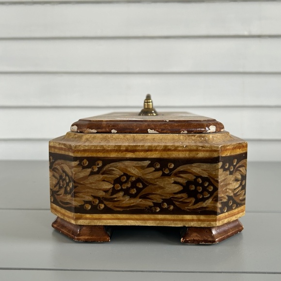 Vintage Art Deco Jewelry Box w/ Removable Lid - Picture 3 of 12